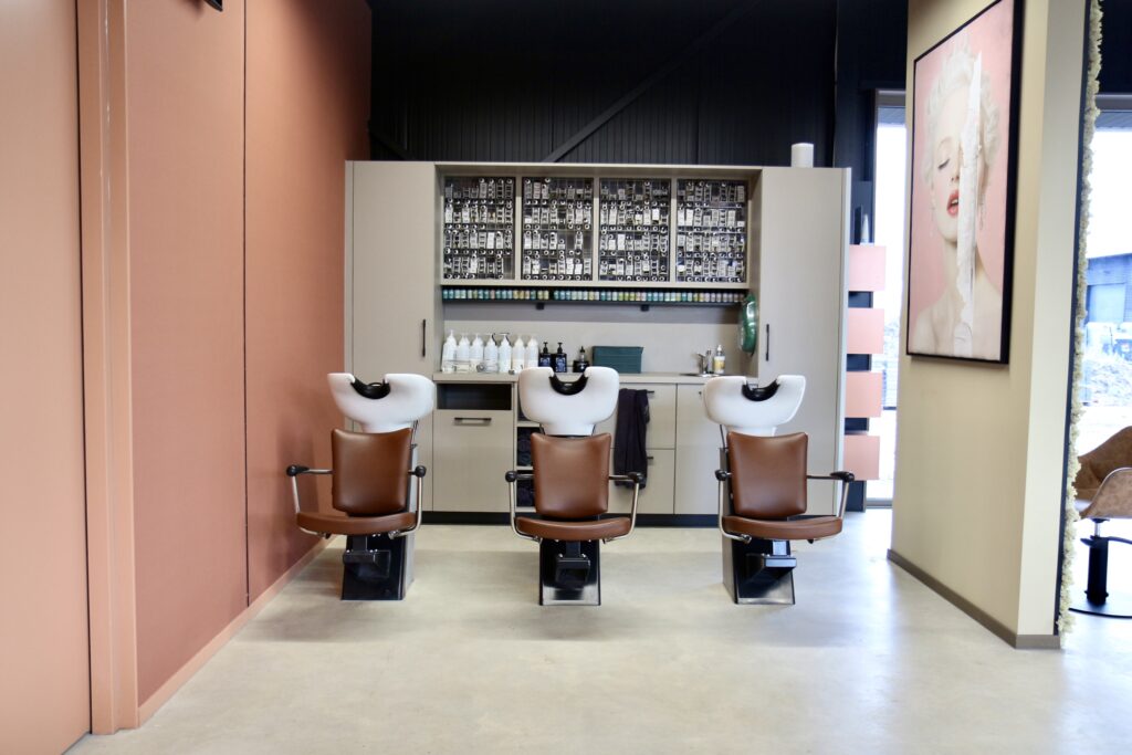 Verleidelijk volume met weaves – haarverlenging bij Kapsalon Subliem 3 Kapsalon Subliem in Dokkum